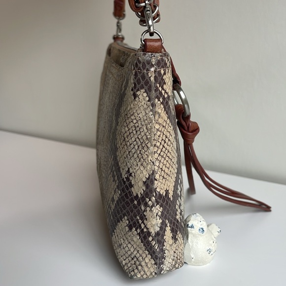 HOBO Leather Wristlet Shoulder Bag - Picture 9 of 16